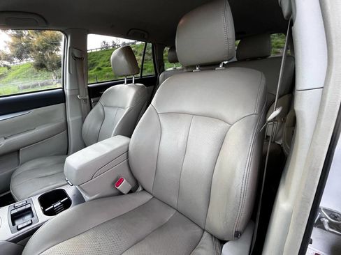 Used 2012 Subaru Outback 2.5i Premium w/ All-Weather Pkg image 16