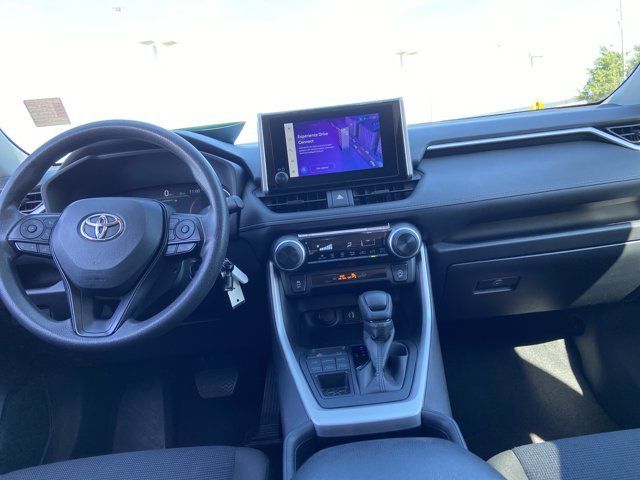 Used 2025 Toyota RAV4 LE AWD/4WD image 15