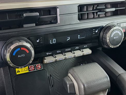 Used 2024 Toyota Tacoma SR5 image 23