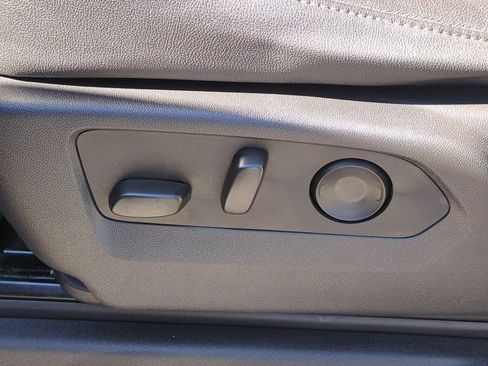 Used 2023 Chevrolet Silverado 1500 ZR2 image 35