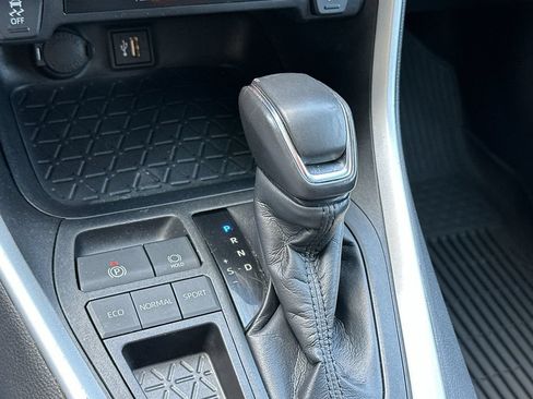 Used 2023 Toyota RAV4 XLE Premium FWD image 20