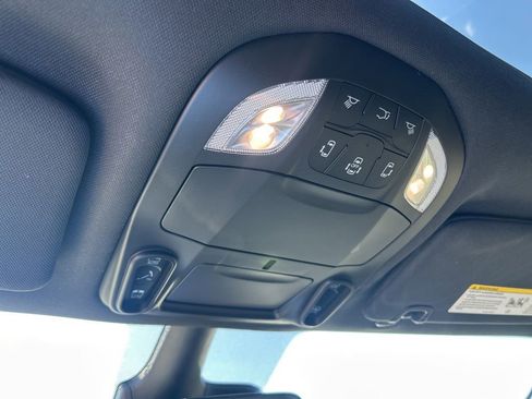 Used 2024 Chrysler Pacifica Limited w/ S Appearance Package image 43