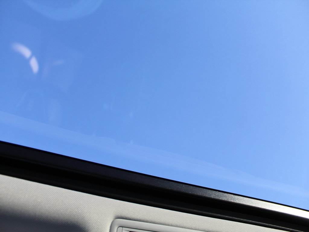 Used 2023 Volkswagen Jetta SE w/ Panoramic Sunroof Package FWD image 16