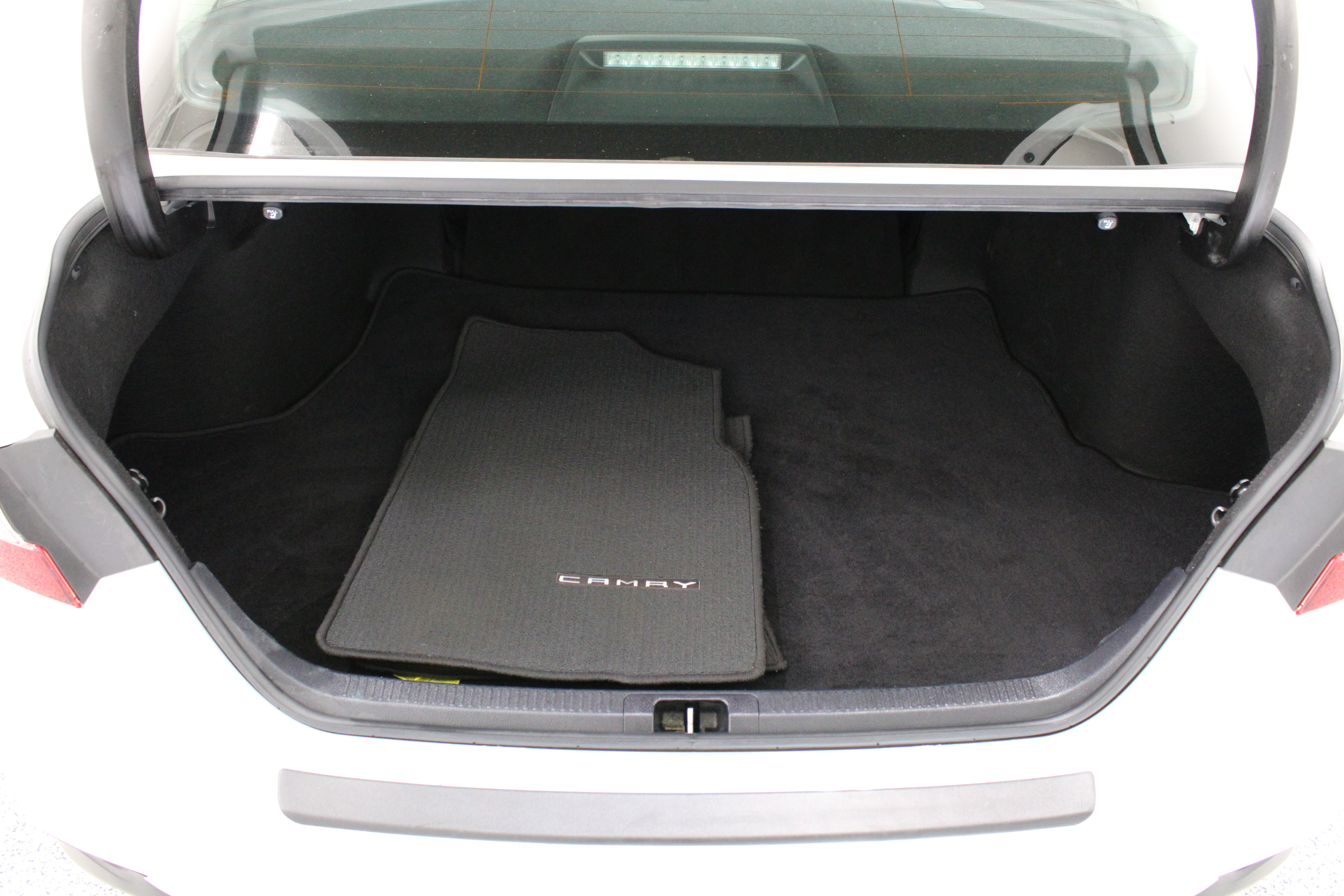 Used 2023 Toyota Camry XLE FWD image 32