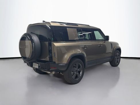 Used 2026 Land Rover Defender 110 S AWD/4WD image 9
