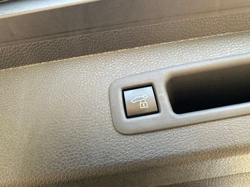 Used 2025 Toyota Sienna XLE w/ XLE Plus Package AWD/4WD image 33