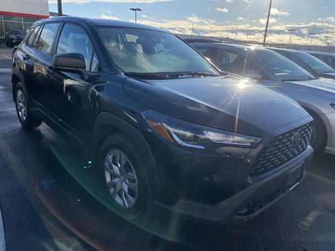 Used 2023 Toyota Corolla Cross L image 2