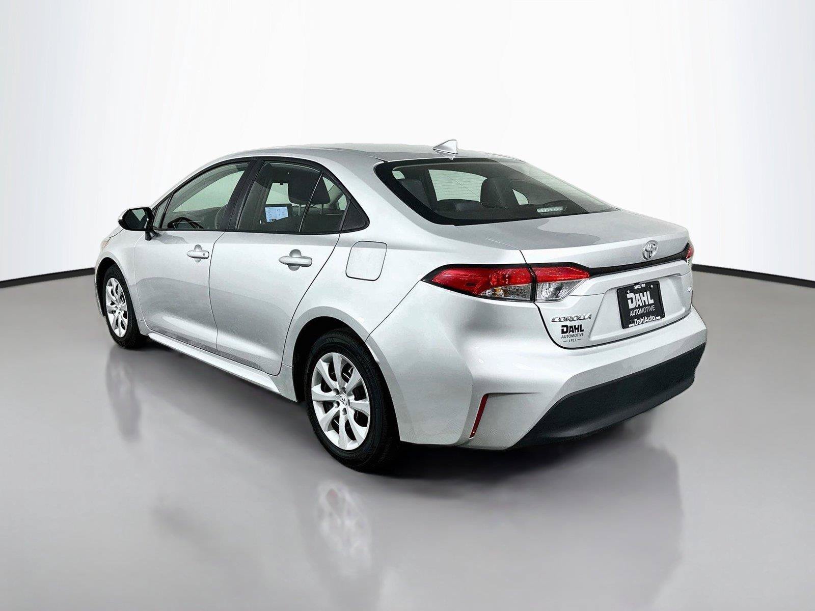 Used 2025 Toyota Corolla LE FWD image 10