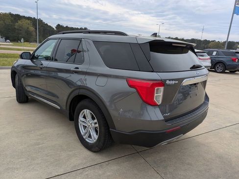 Used 2023 Ford Explorer XLT w/ Equipment Group 202A image 6