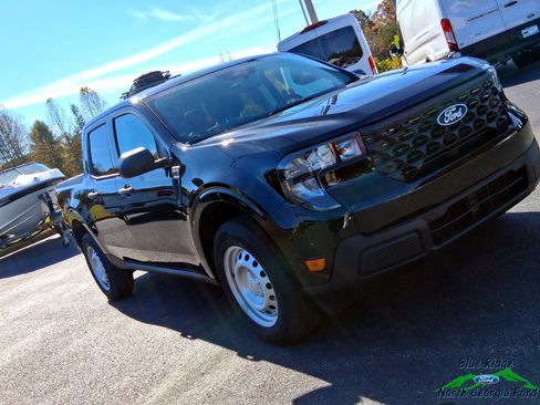 New 2025 Ford Maverick XL image 22