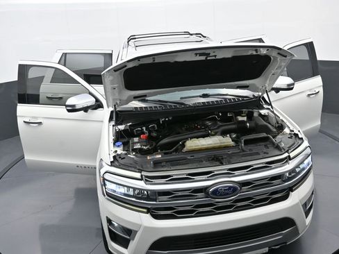 Used 2023 Ford Expedition Platinum image 39