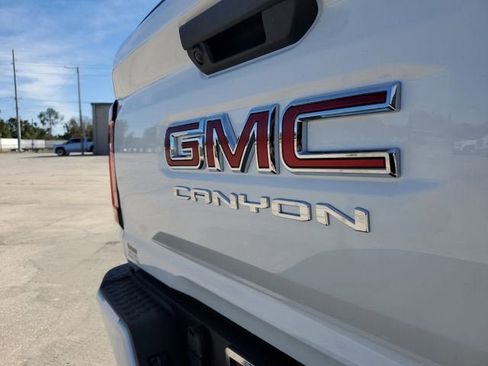 New 2026 GMC Canyon Elevation image 7
