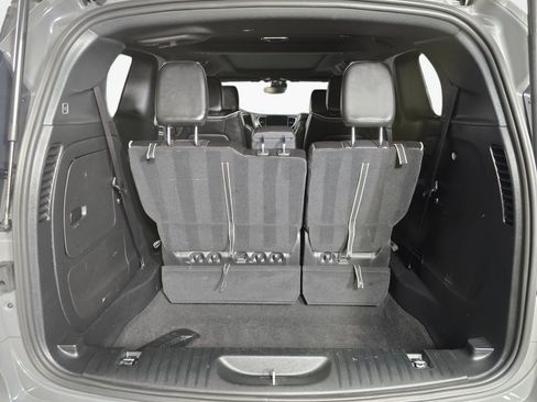 Used 2023 Chrysler Pacifica Limited w/ Uconnect Theater Family Group FWD image 16