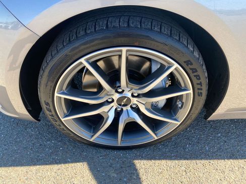 Used 2025 Genesis G70 2.5T image 32