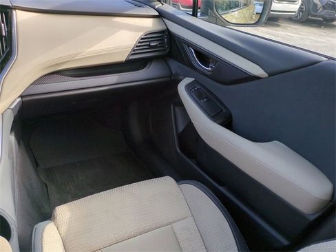 Used 2025 Subaru Outback Premium w/ Popular Package #1A image 17