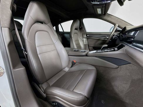 Used 2022 Porsche Panamera GTS image 30