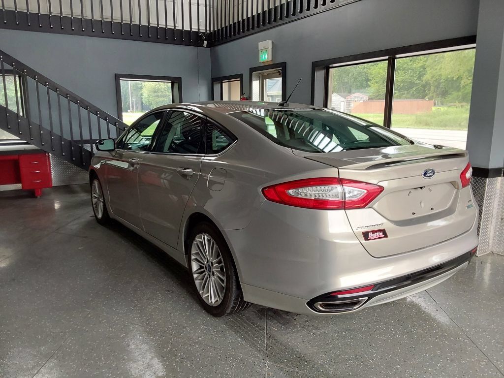 Used 2015 Ford Fusion SE w/ Equipment Group 201A FWD image 8