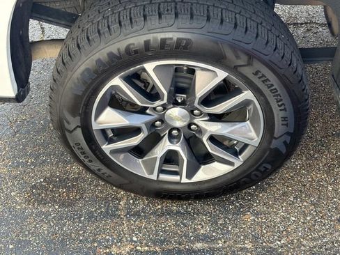 Used 2021 Chevrolet Silverado 1500 LT w/ Texas Edition Plus RWD image 5