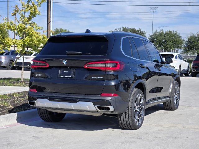 Used 2019 BMW X5 xDrive50i w/ Executive Package AWD/4WD image 3