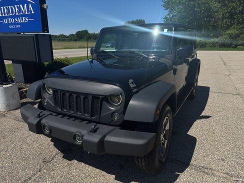 Used 2017 Jeep Wrangler Unlimited Sport w/ Quick Order Package 24S AWD/4WD image 2
