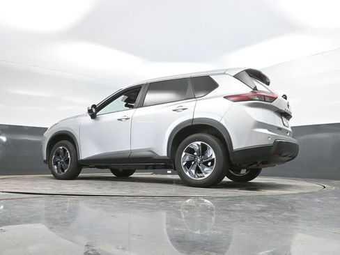 Used 2025 Nissan Rogue SV AWD/4WD image 47