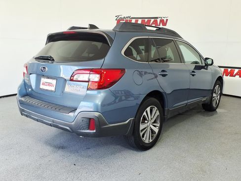 Used 2018 Subaru Outback 3.6R Limited w/ 50th Anniversary Edition AWD/4WD image 6