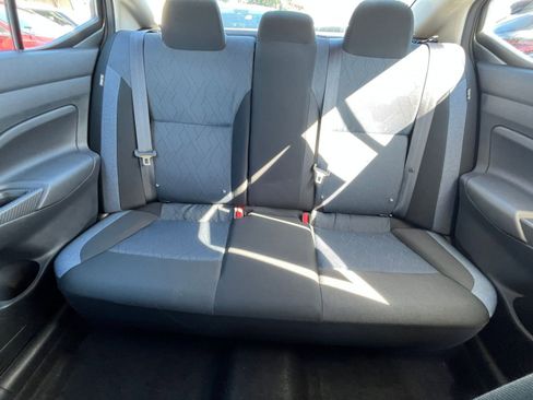 Used 2025 Nissan Versa SV image 38