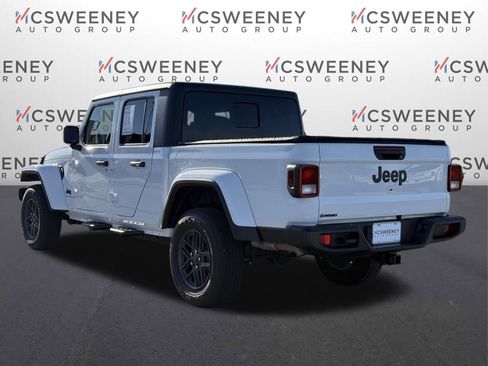 Used 2024 Jeep Gladiator Sport image 3