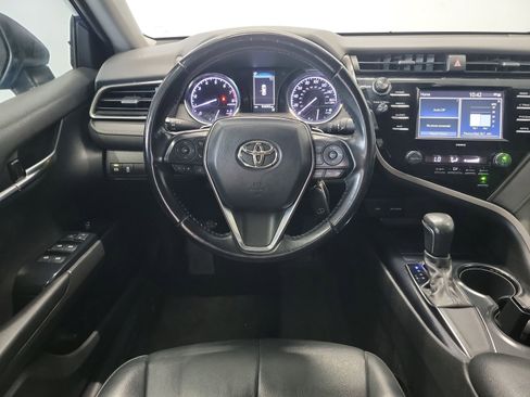 Used 2020 Toyota Camry SE FWD image 16