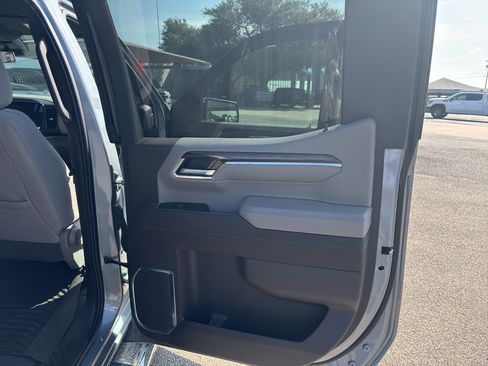 Used 2024 GMC Sierra 1500 SLE w/ Preferred Package AWD/4WD image 18