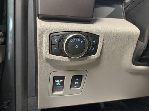 Used 2018 Ford F150 XLT w/ Equipment Group 302A Luxury AWD/4WD image 17