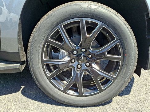 New 2026 Chevrolet Suburban Premier w/ Sun And Tow Package AWD/4WD image 7