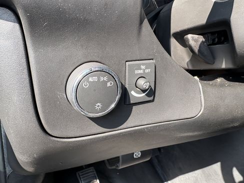 Used 2018 Chevrolet Express 2500 w/ Safety Package RWD image 12