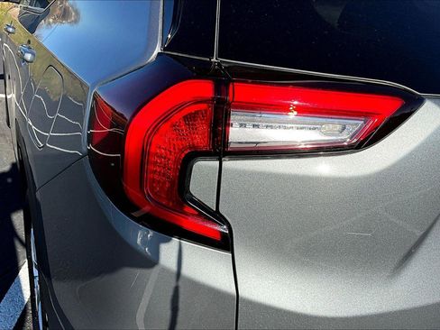 Used 2024 GMC Terrain SLE image 30