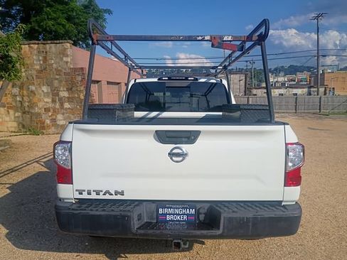 Used 2018 Nissan Titan S w/ S Utility Package RWD image 9