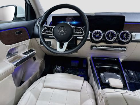 Used 2022 Mercedes-Benz GLB 250 4MATIC image 23