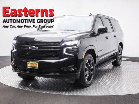 Used 2024 Chevrolet Suburban RST RWD image 1