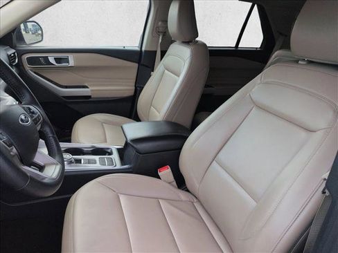 Used 2024 Ford Explorer XLT w/ Equipment Group 202A image 16