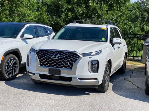 Used 2022 Hyundai Palisade Calligraphy w/ Cargo Package AWD/4WD image 3