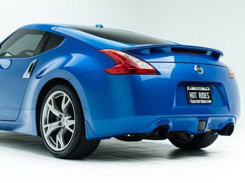 Used 2009 Nissan 370Z Touring w/ Sport Pkg RWD image 20