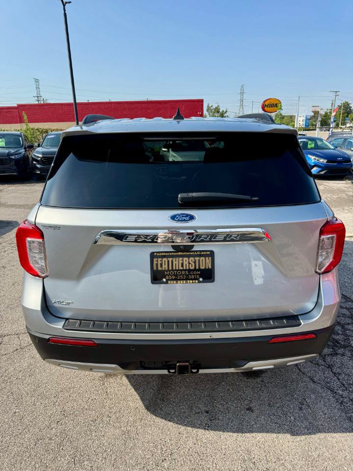 Used 2023 Ford Explorer XLT w/ Equipment Group 202A RWD image 11