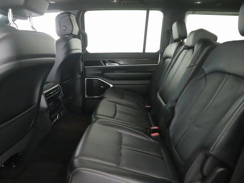 Used 2022 Jeep Wagoneer Series III w/ Premium Group I image 31