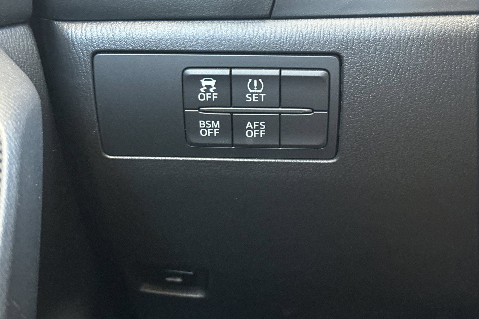 Used 2014 MAZDA MAZDA3 s Grand Touring FWD image 42