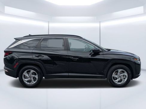 Used 2024 Hyundai Tucson SEL FWD image 2