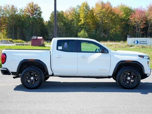 Used 2024 GMC Canyon Elevation image 4