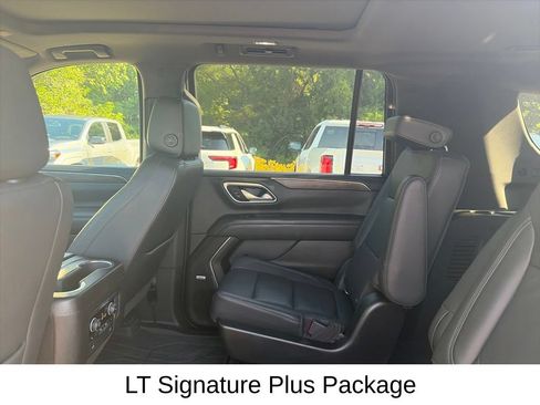 Used 2021 Chevrolet Suburban LT w/ LT Signature Plus Package AWD/4WD image 11