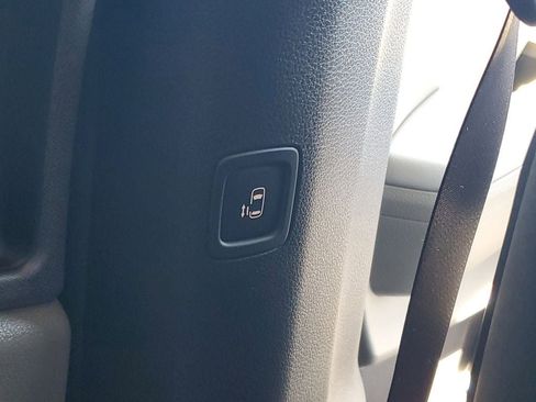 New 2026 Kia Carnival EX image 24