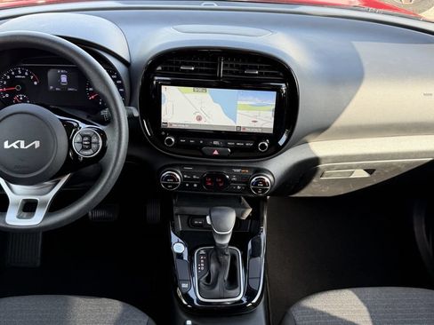 Used 2022 Kia Soul S FWD image 14