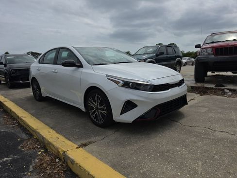 Used 2022 Kia Forte GT-Line FWD image 2