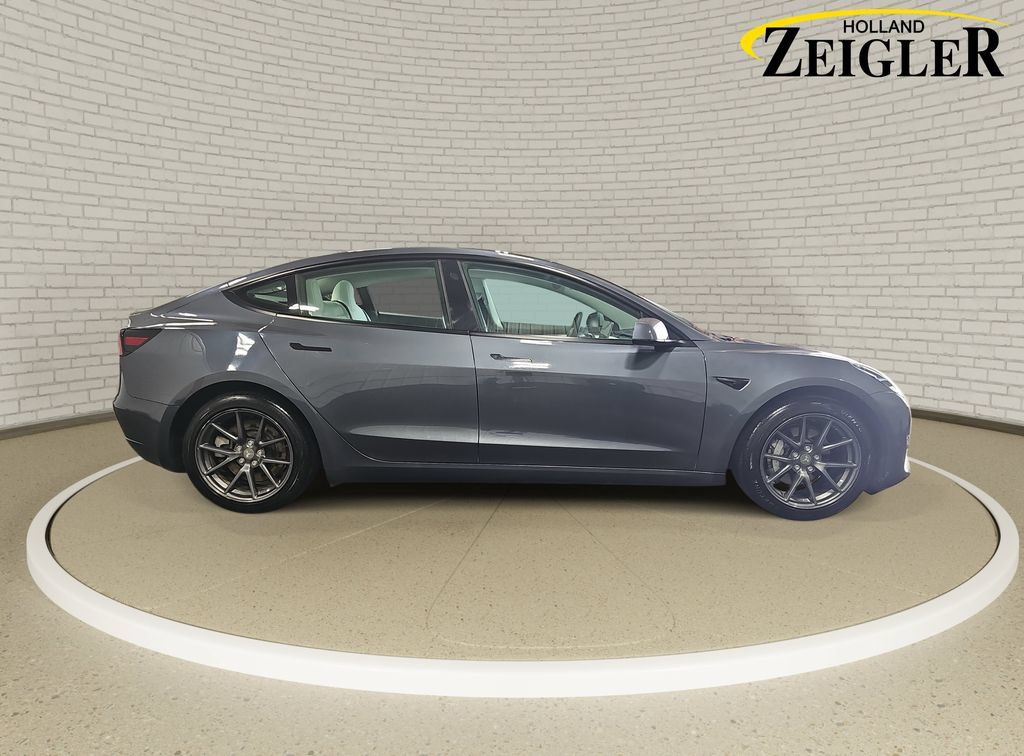 Used 2023 Tesla Model 3 Standard Range RWD image 4